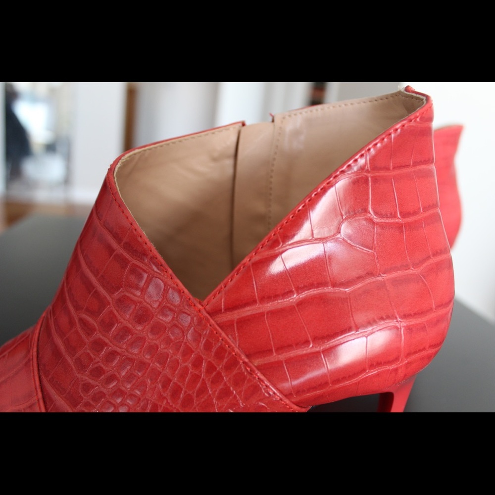 Red heel booties - Picture 3 of 4